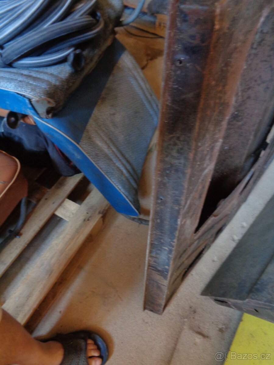 Škoda Spartak nové předni dveře original pant na čtyři šrou - 6