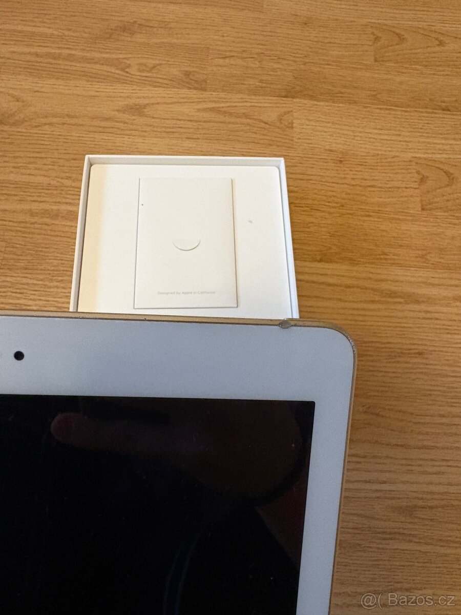 Apple iPad Wi-Fi 32GB Gold - 6