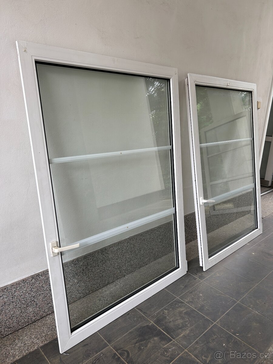 Okno plastové (bez rámu) - 2 kusy - 6