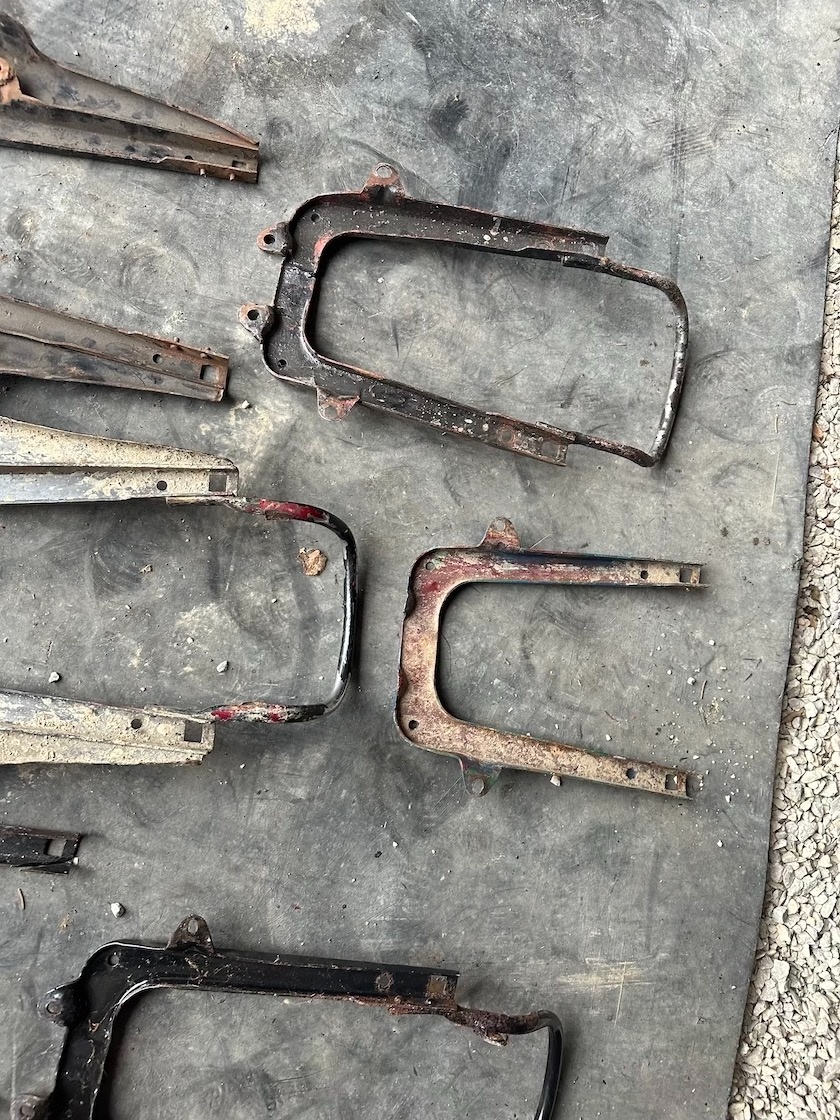 Predám podsedlový nosník JAWA ČZ 125 175 250 - 6