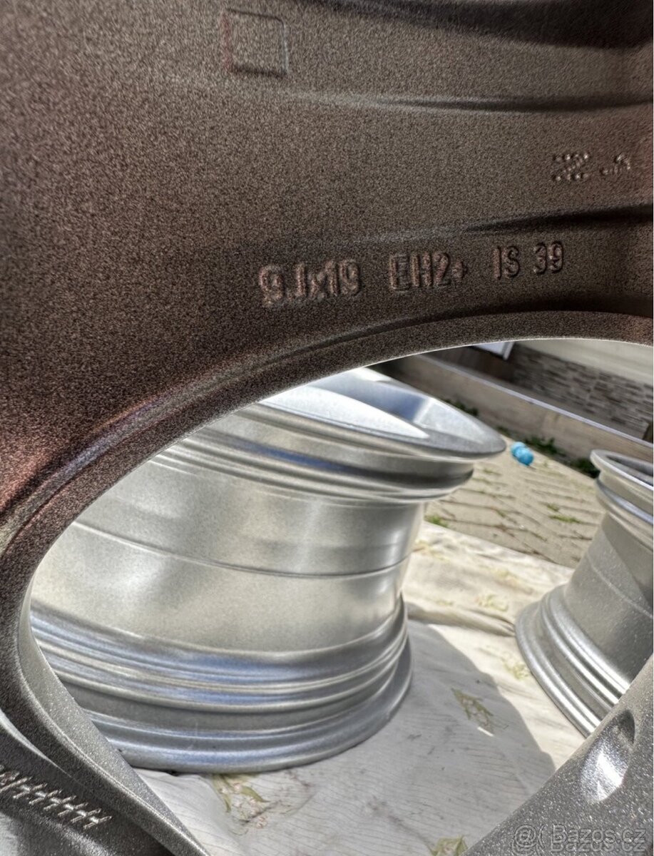 Styling 230 BMW r19 po renovaci - 6