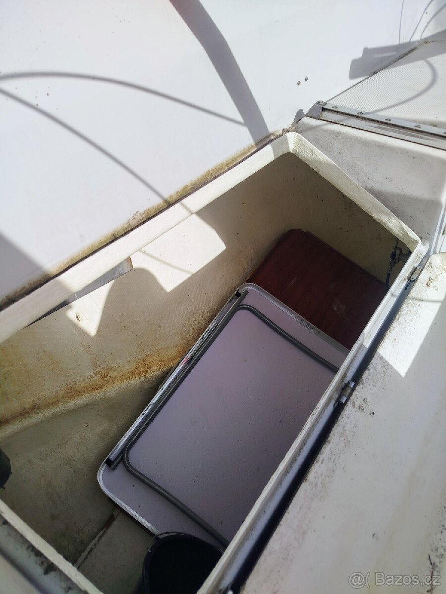 Plachetnice Jeanneau Sangria (7,6 m) - 6