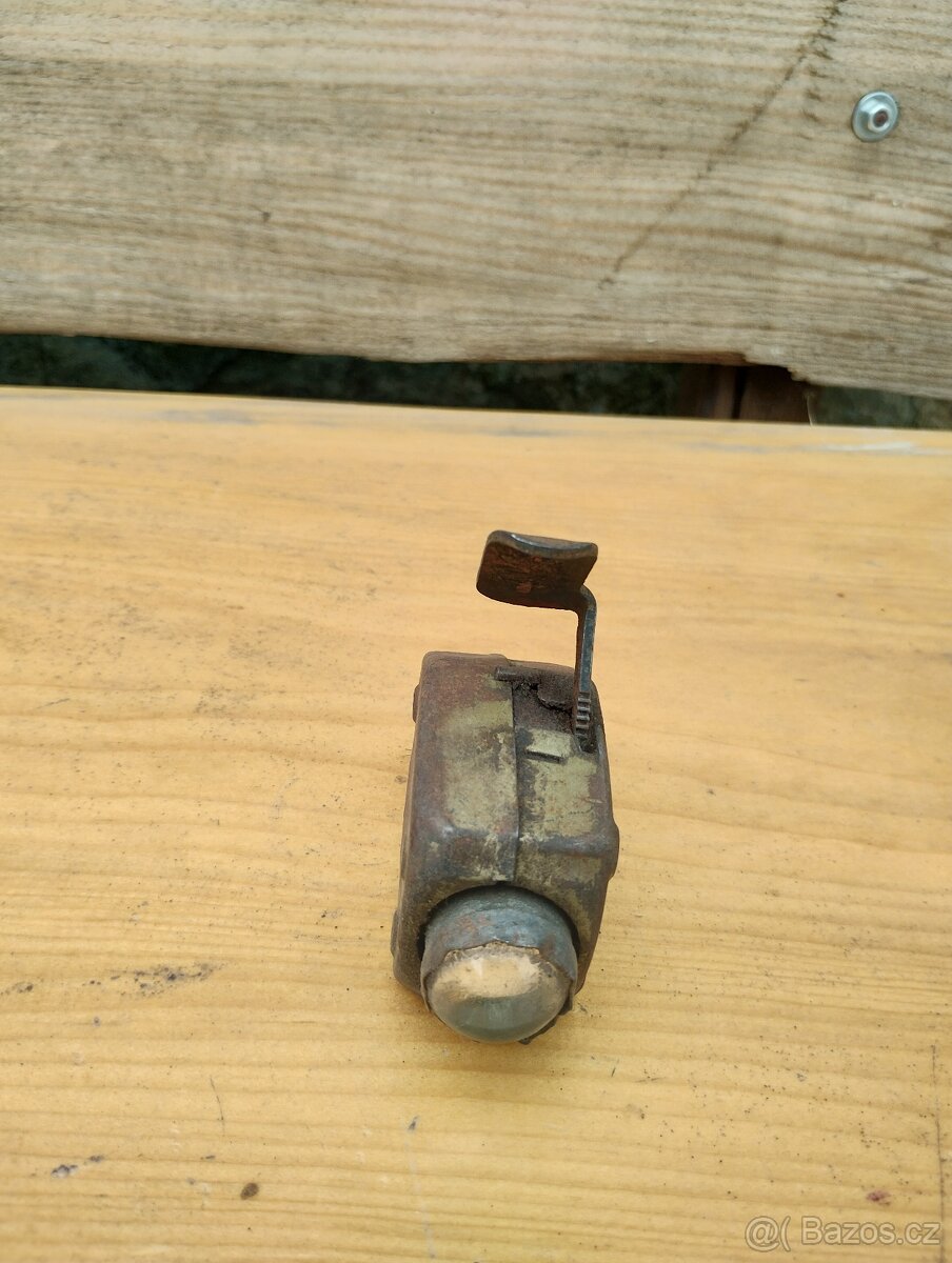 Stará ruční dynamo svítilna - 6