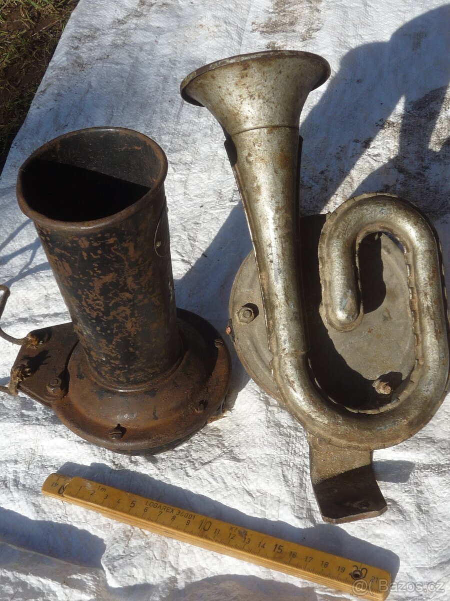 prodám litinovou výlevku, starý klakson na hist.vozidlo, ... - 6
