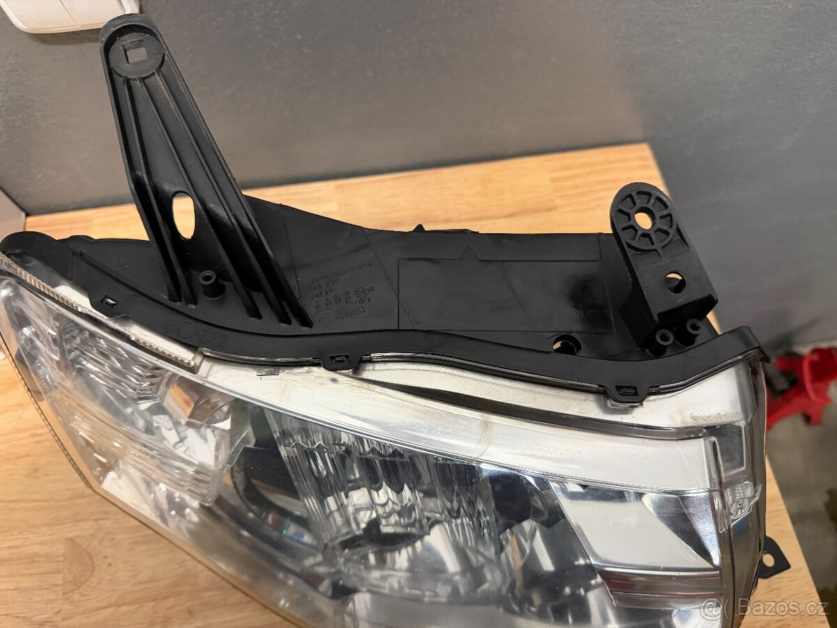 Světlomety Mitsubishi Pajero facelift 2012–2021 - 6