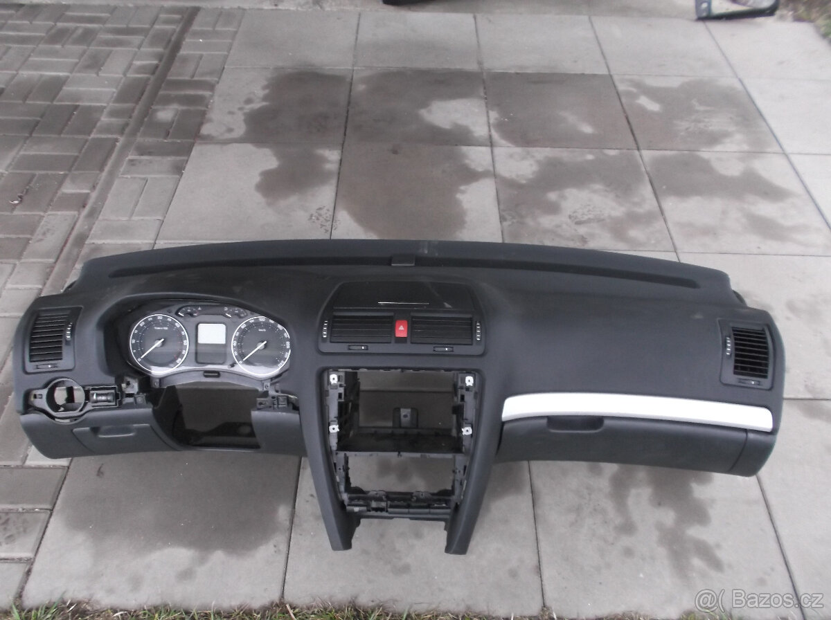 ŠKODA OCTAVIA 2 SVĚTLO-VÍKO-NÁRAZNÍKY A NÁHRADNÍ DÍLY - 6