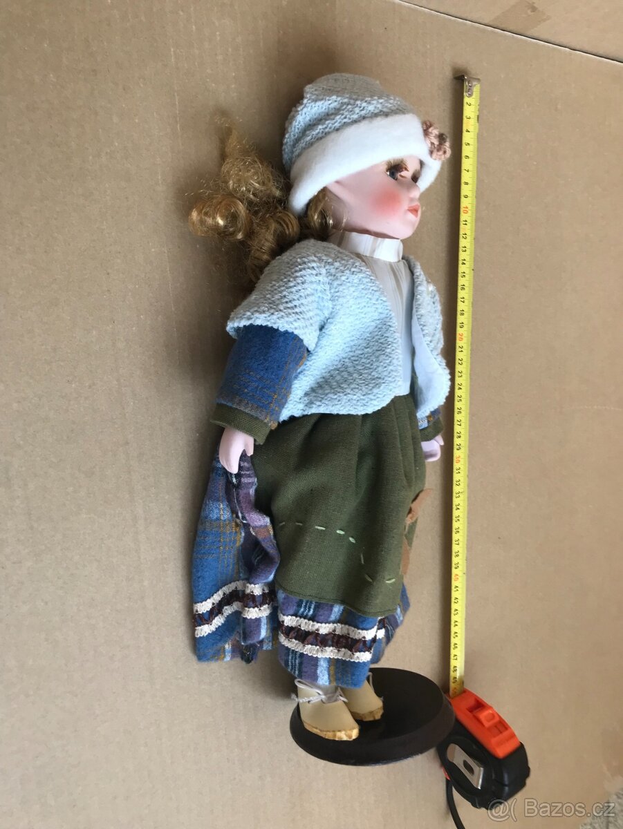 Porcelánová Panenka se stojánkem Výška 40cm - 6