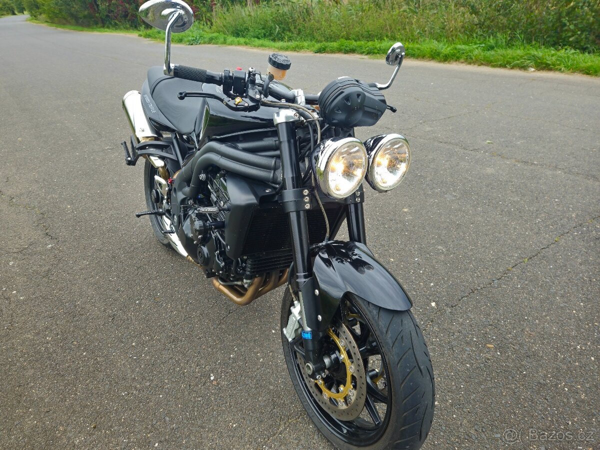 Triumph speed triple 1050 - 6