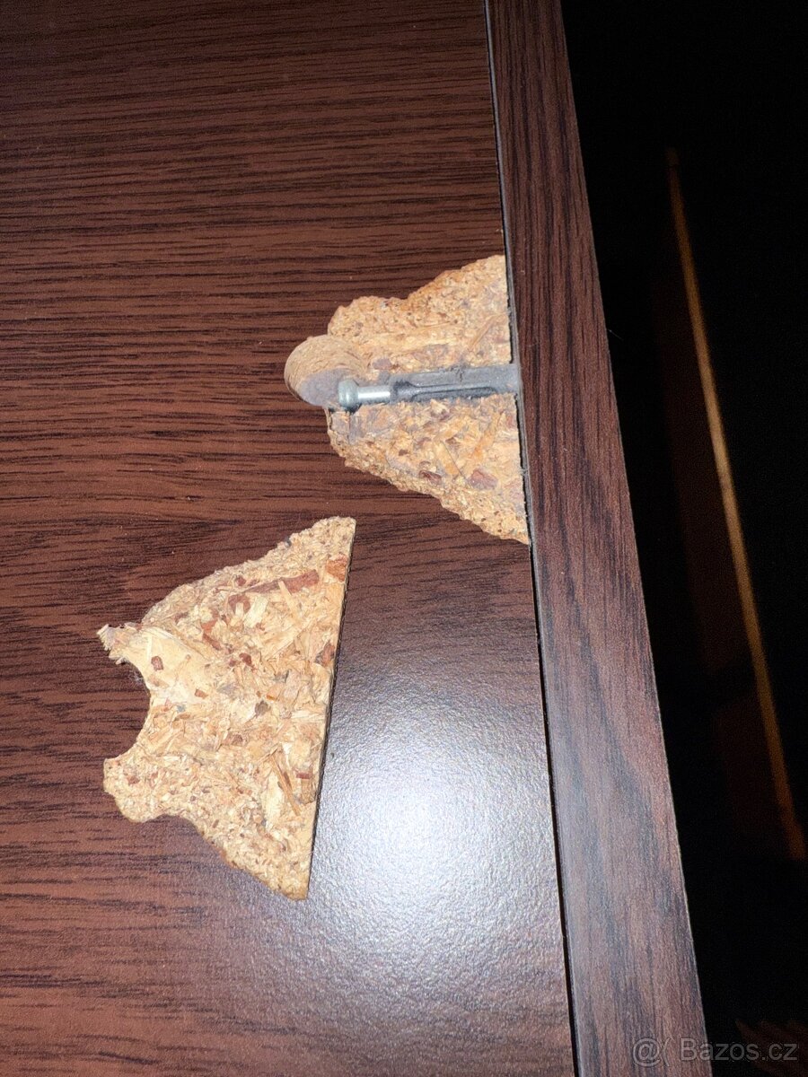 Šatní skřín se zrcadlem - 6