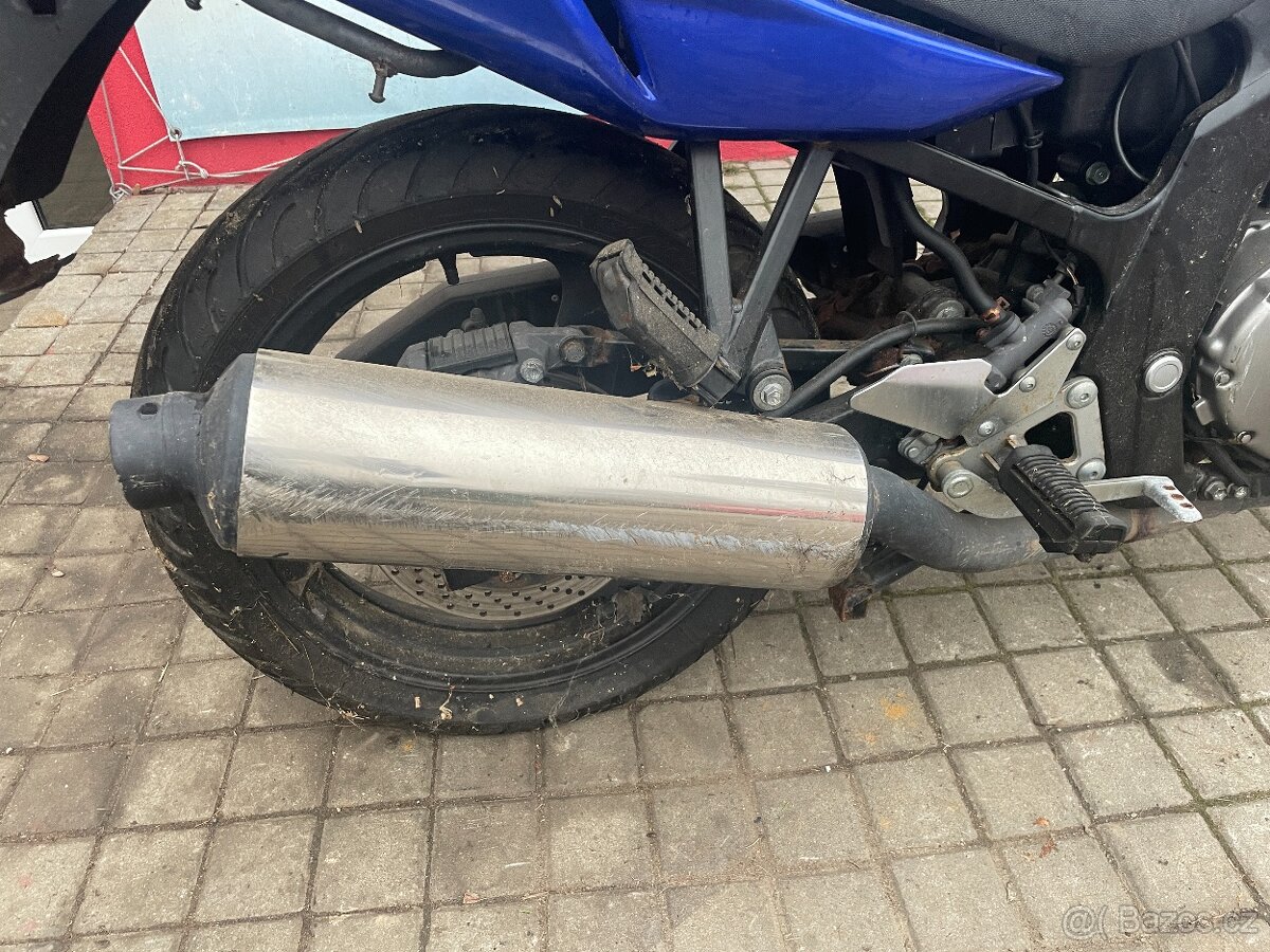 Suzuki GS 500 E 2001 - 6