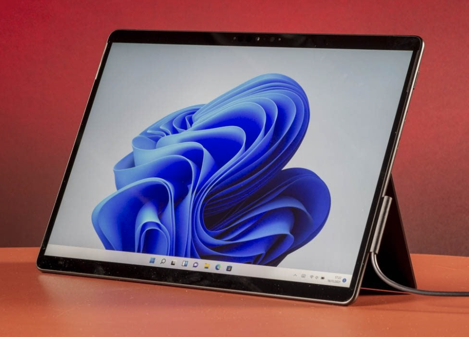 Surface Pro 8 i5 KOMPLET SET - TOP STAV, Baterie 96% - 6