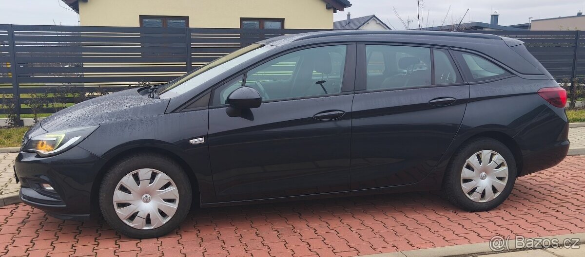 Opel Astra ST kombi 1.6 CDTi 100 kW - po servise za 40tis.Kč - 6