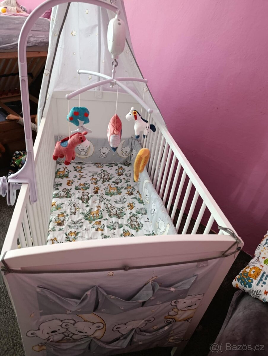 Prodám dětskou postýlku s vybavením - 6