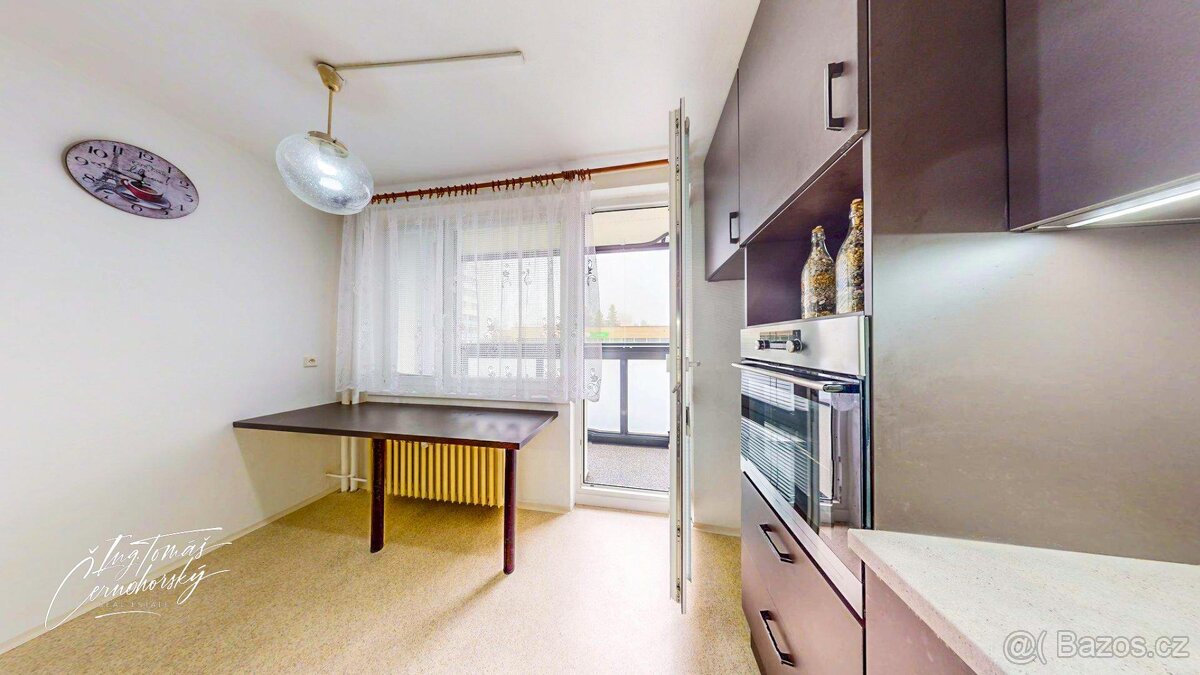 Pronájem krásného 3+1 s pracovnou/šatnou a čtyřmi lodžiemi - 6