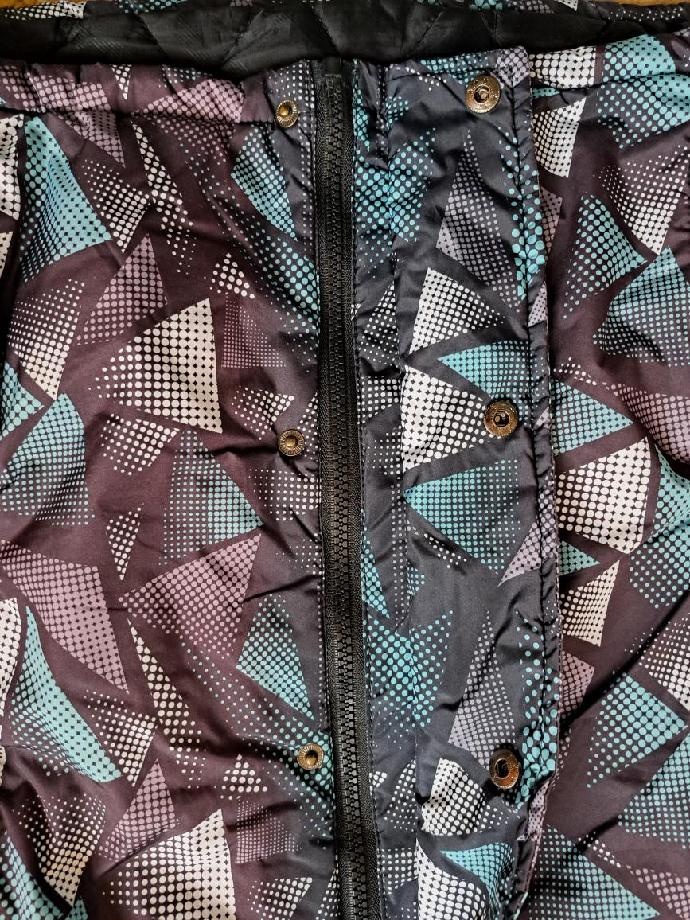 teplá zimní bunda s odepínací kapucí na zip, vel. M - 6