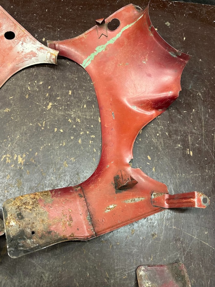 Predám podsedlové plechy JAWA 350/360 361 - 6