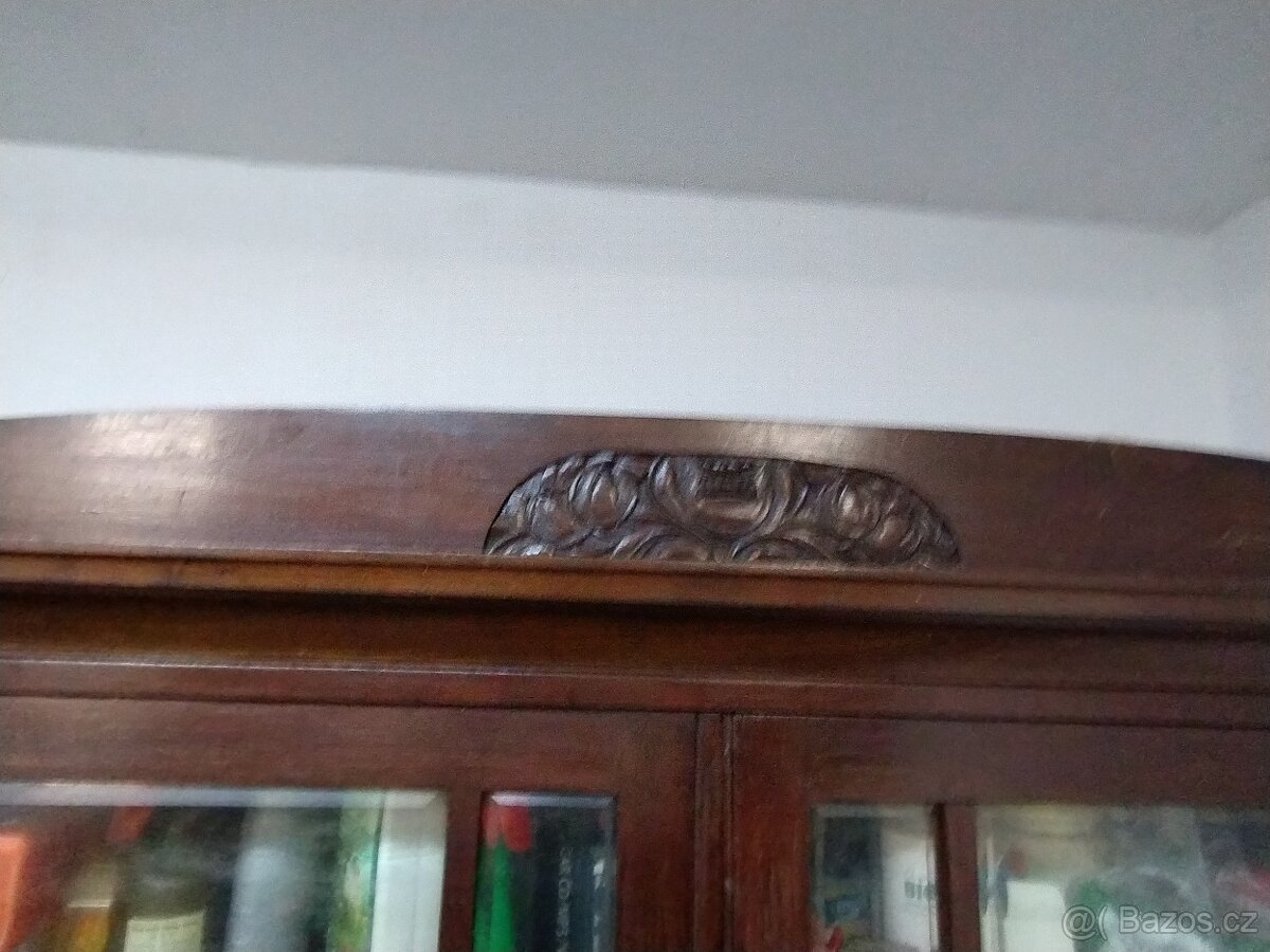 Starožitný příborník - 6