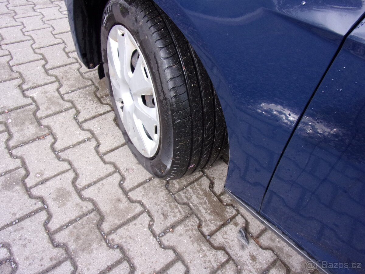 prodam ford focus 1,6 dci 85kw rok 2013 koupené čr - 6