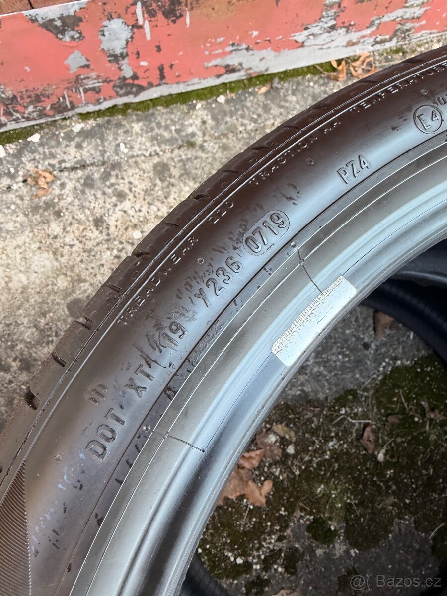 Pneu Pirelli P Zero 325/30 R21 - 6