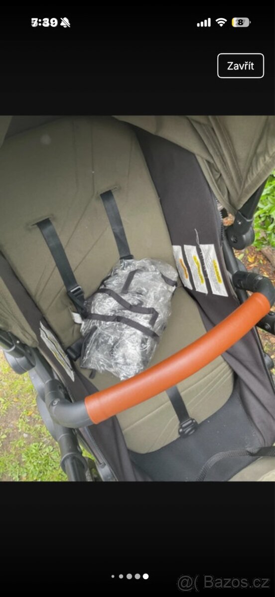 Zelený kočárek Petite&Mars - 6