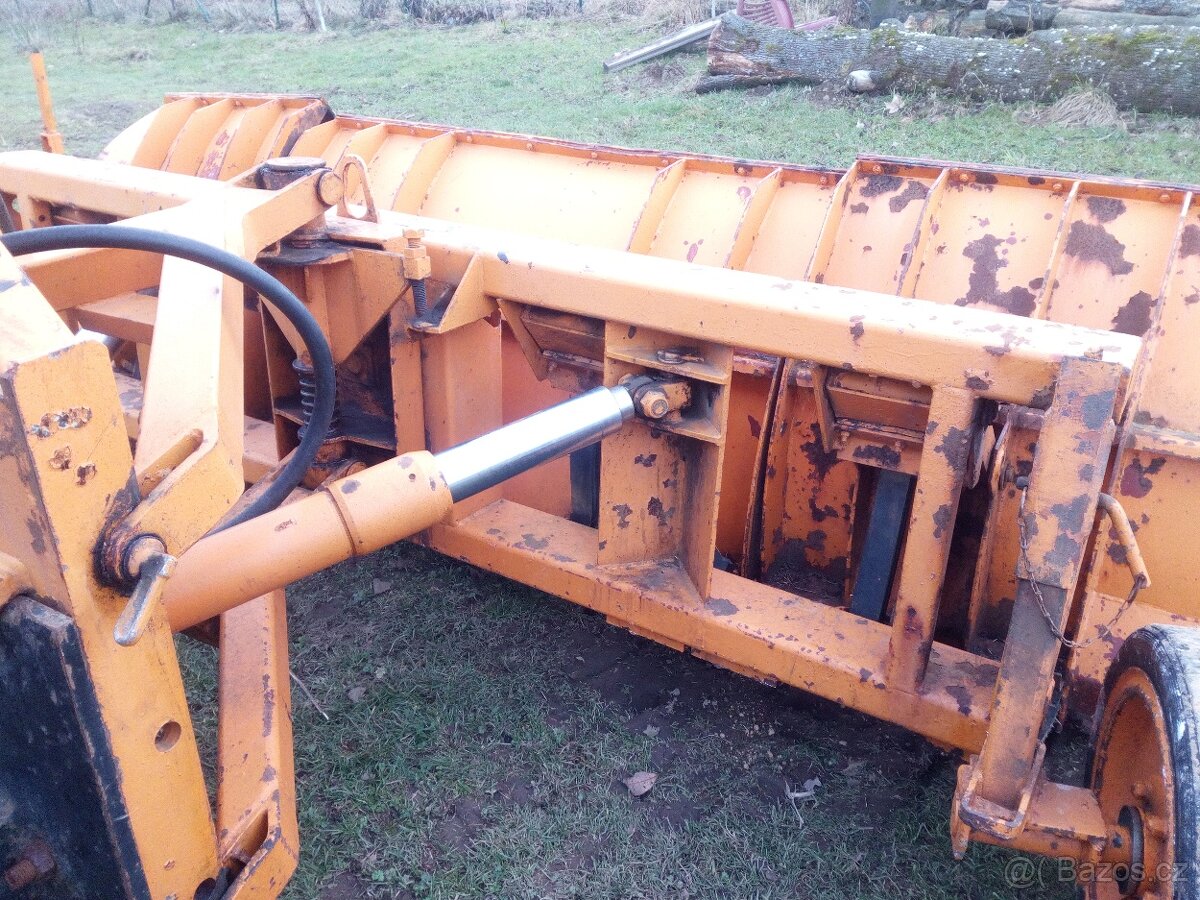 Otočná čelní radlice na sníh - 6