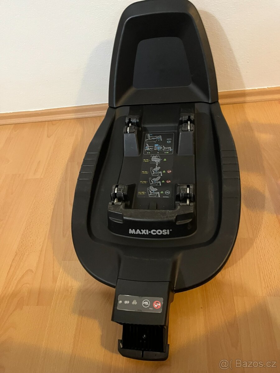 Autosedačka Maxi-Cosi Pebble Pro i-Size + základna 3wayfix - 6