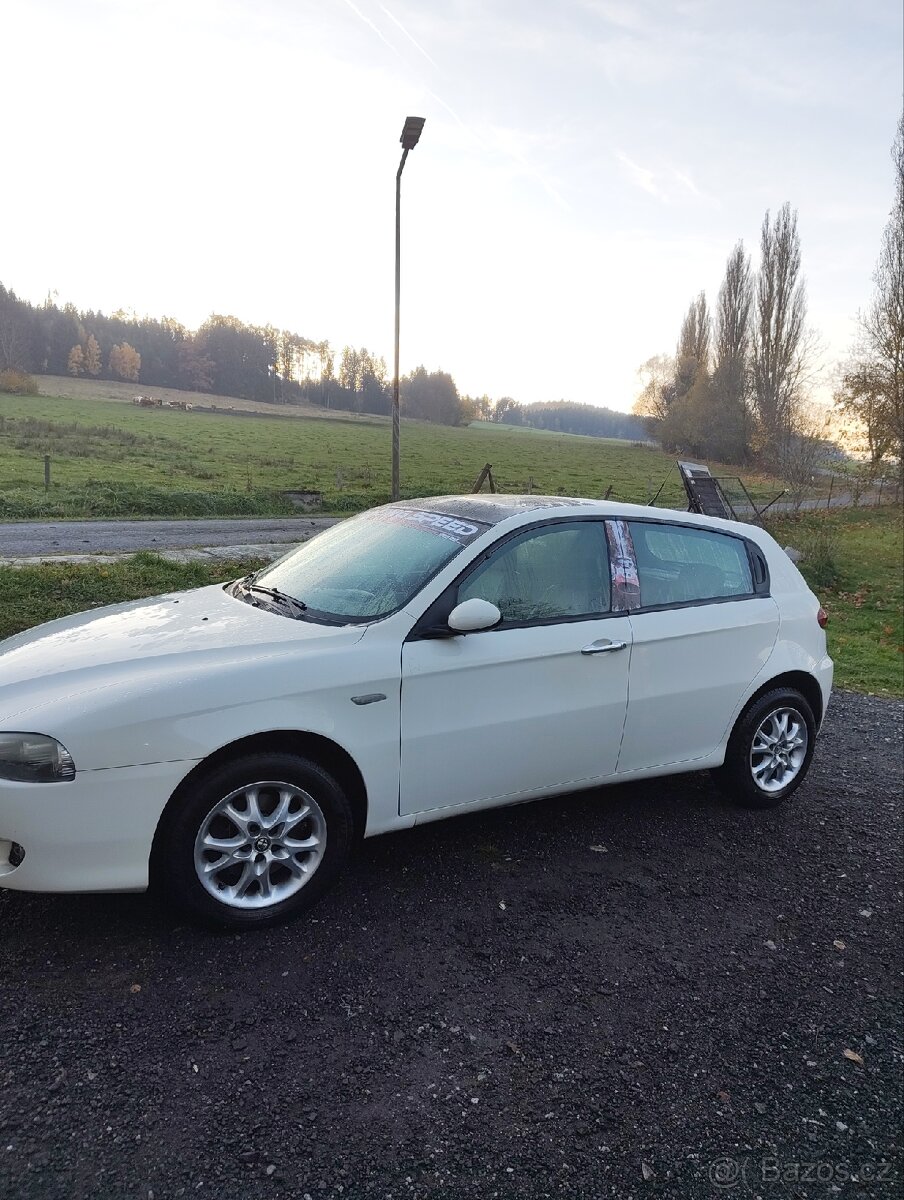 Alfa Romeo 147 1.9 JTD 88kw - 6