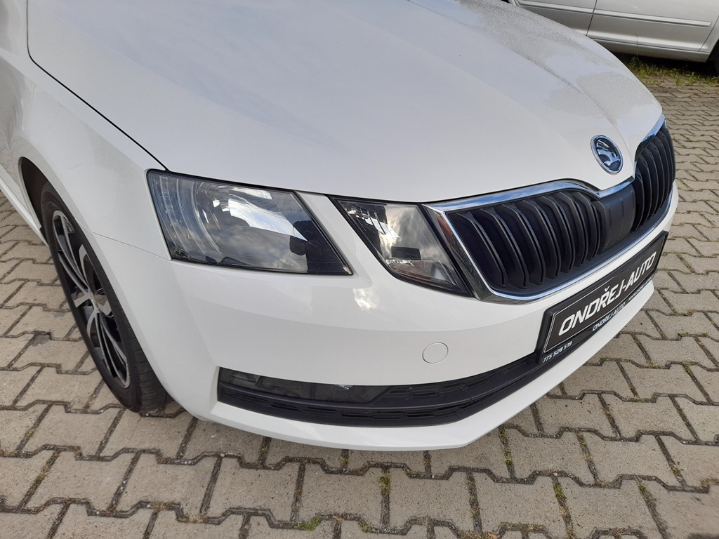 Škoda Octavia FACELIFT 1,6 85 KW DPH - 6