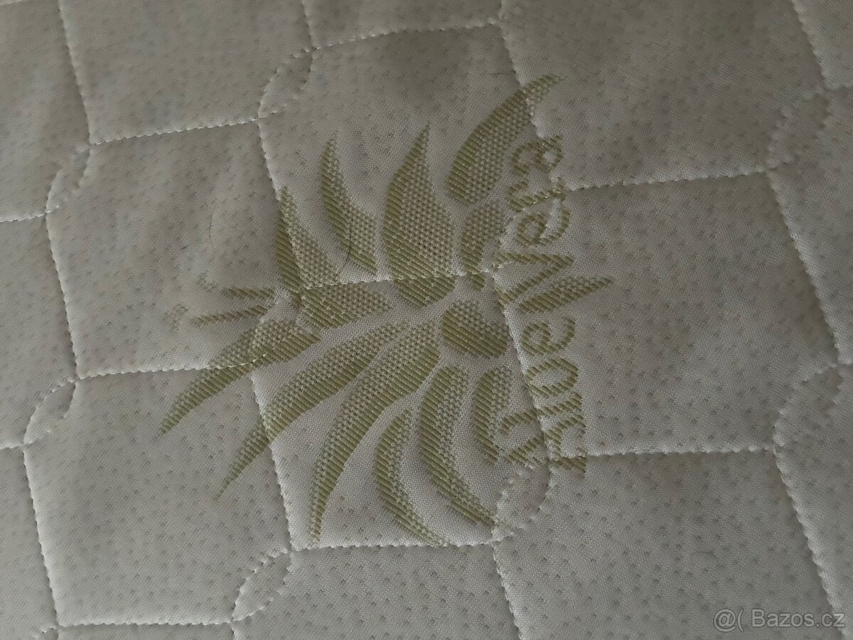 MANŽELSKÁ POSTEL - 6