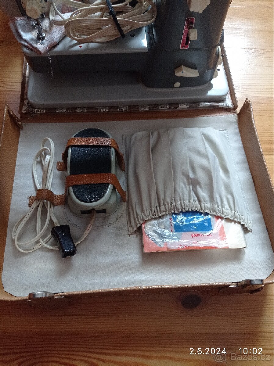 Kufříkový šicí stroj Lada - 6