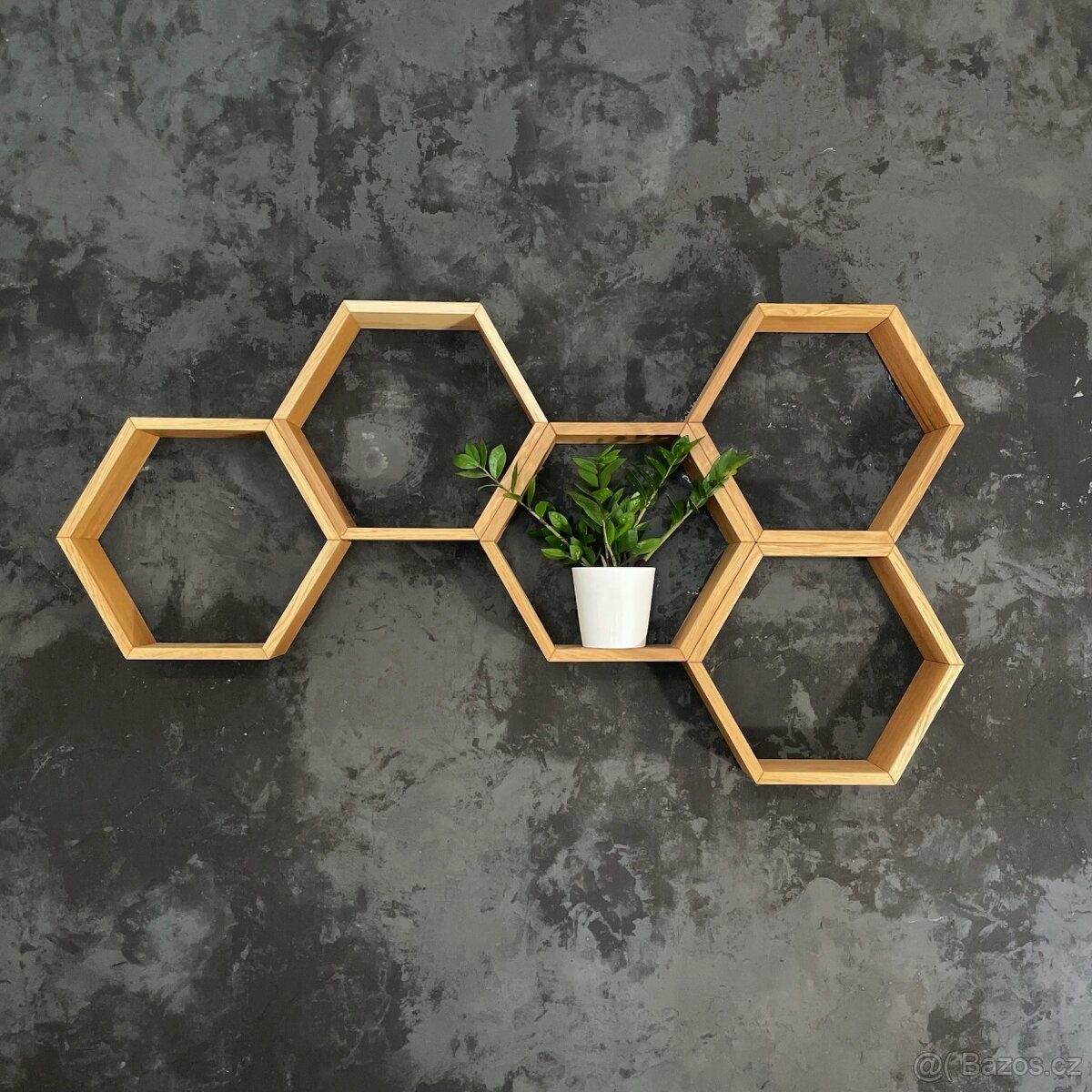 Prodám závěsné police hexagon (6 ks) - 6