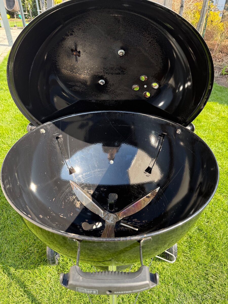 WEBER GRIL NA DŘEVĚNÉ UHLÍ MASTER-TOUCH 57 CM - 6