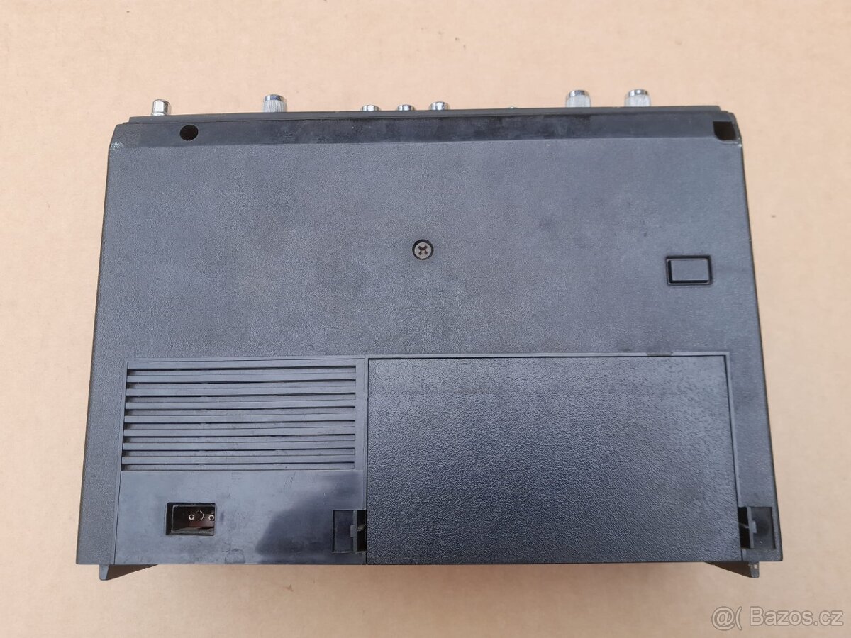 Rádio Universum - 6