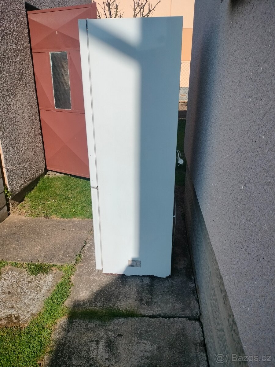 Lednička s mrazákem - 6