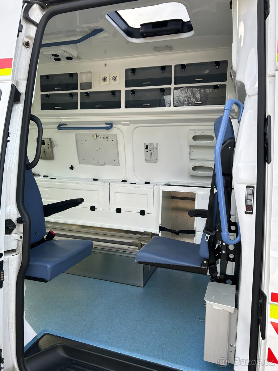VW T6.1 - 2.0 TDI Sanitní vůz DSG - 4x4 - 6