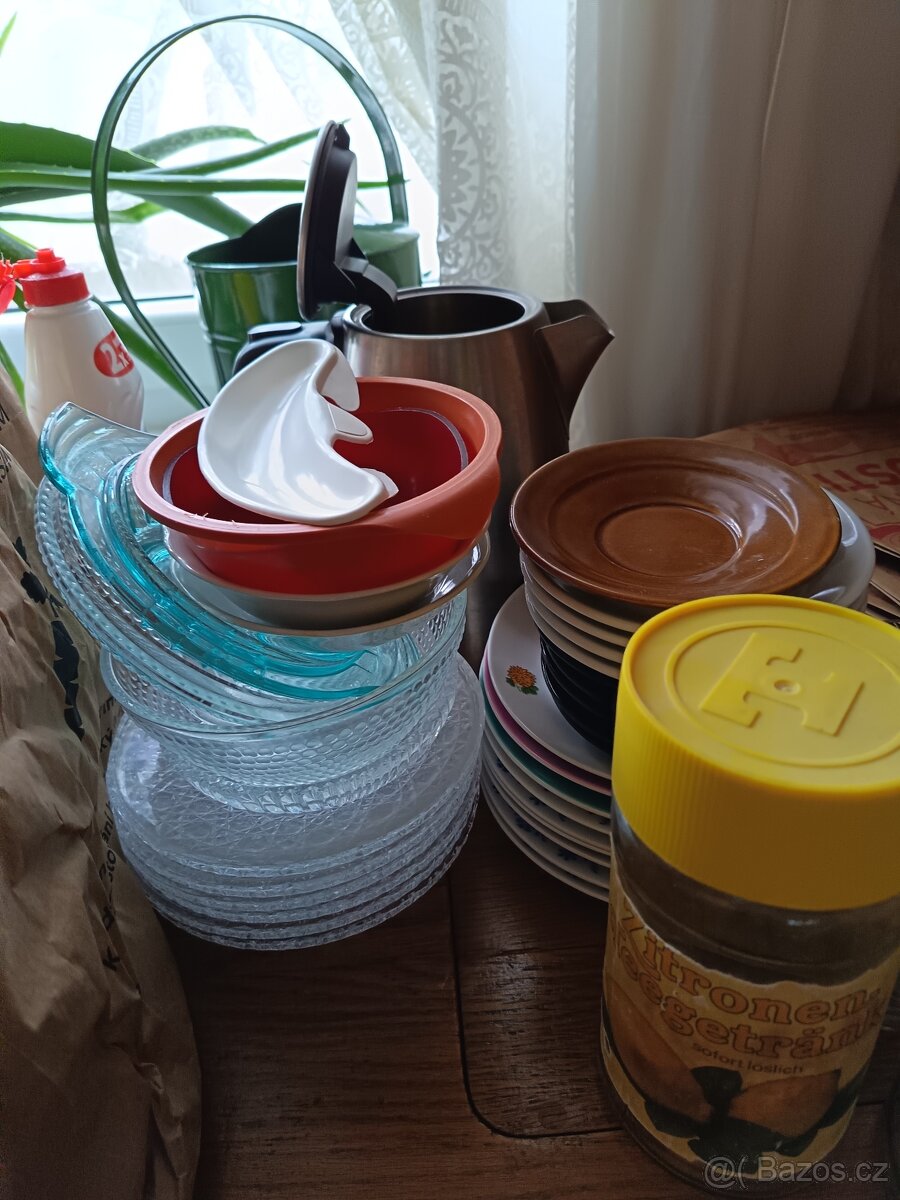 Misky, talíře, tácky aj. - 6