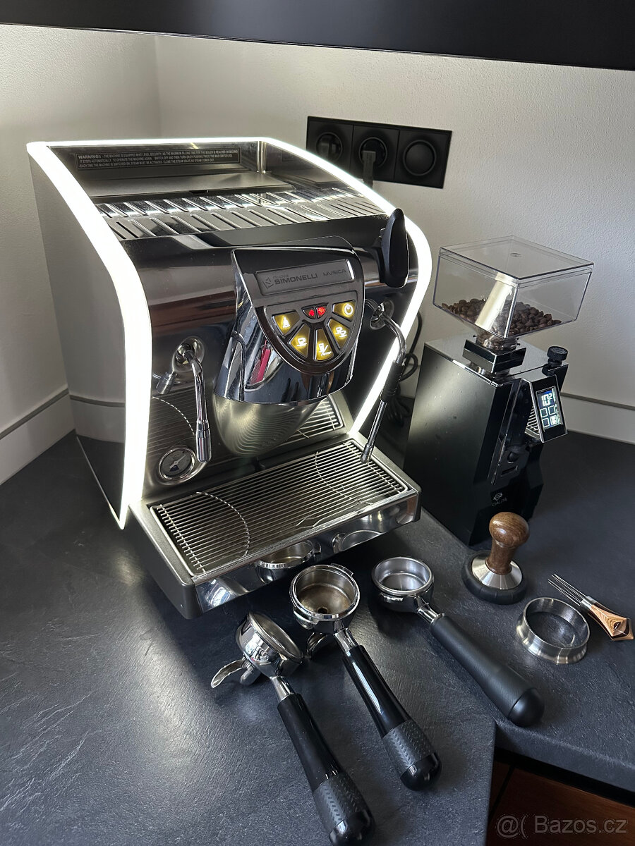 kávovar Nuova Simonelli Musica LUX - 6