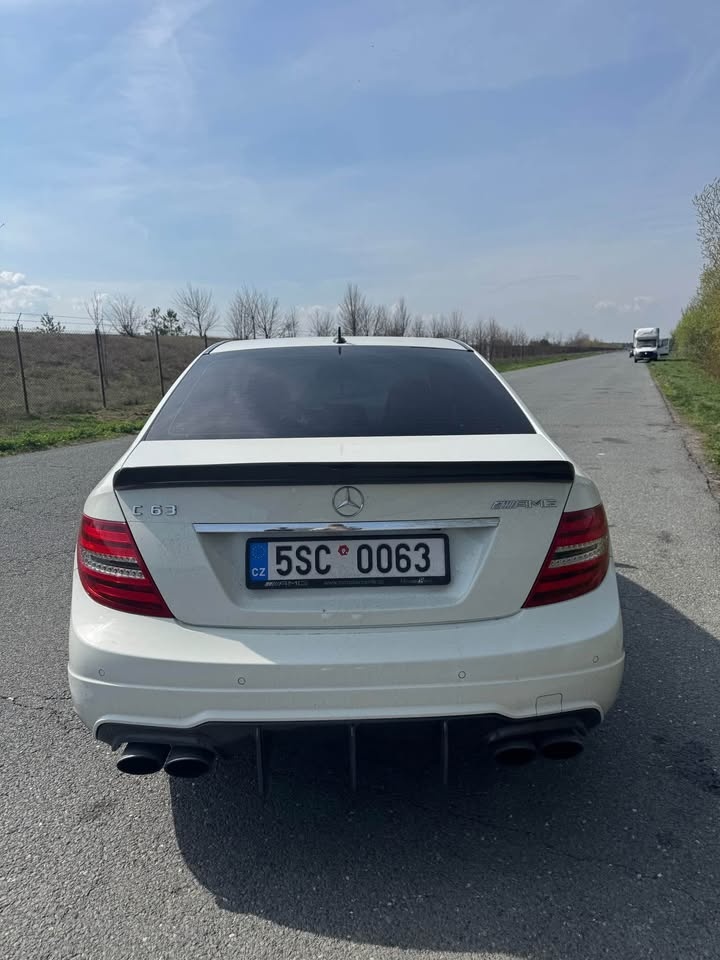 Mercedes benz C63 W204 - 6