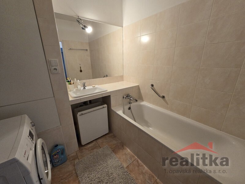 Prodej hezkého bytu 3+1, 76m2, Opava, ul. Holasická - 6