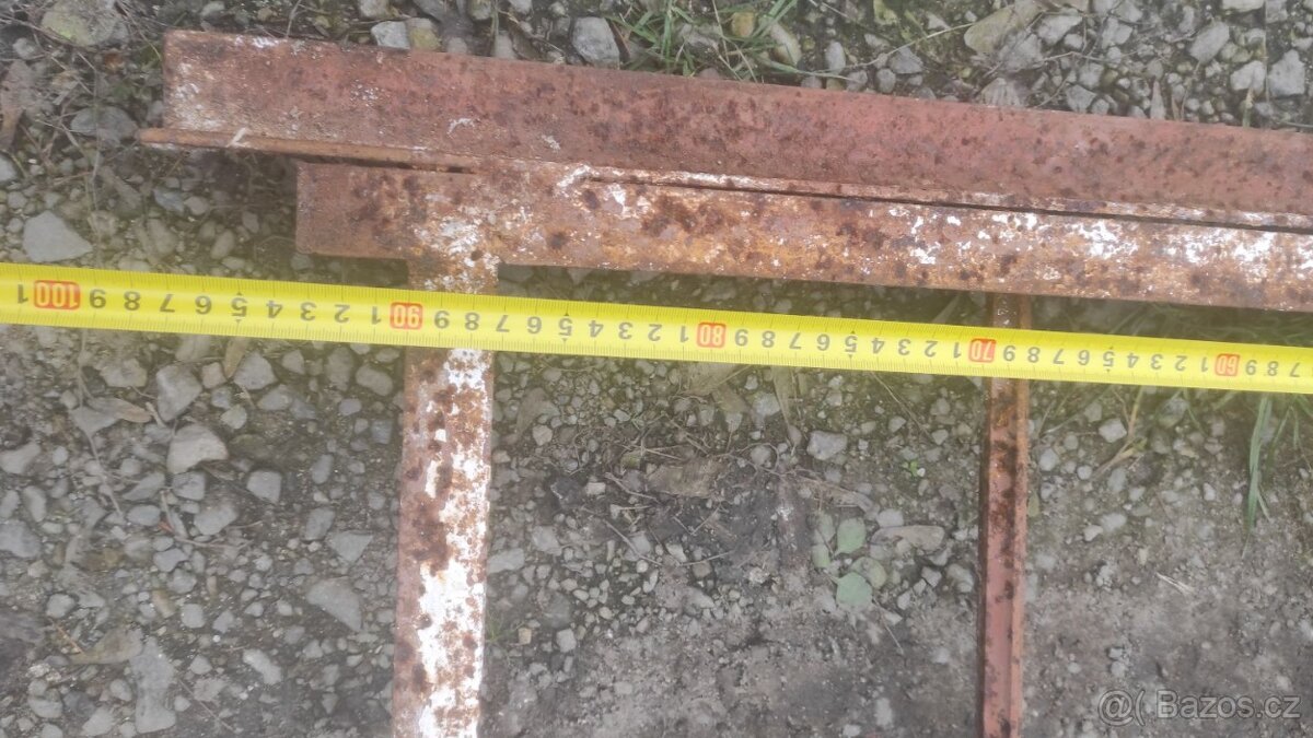 Staré železné okno, 25 ks- 120x90cm, fabrické okno - 6