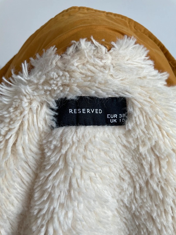 Hořčicově žlutá parka Reserved - 6