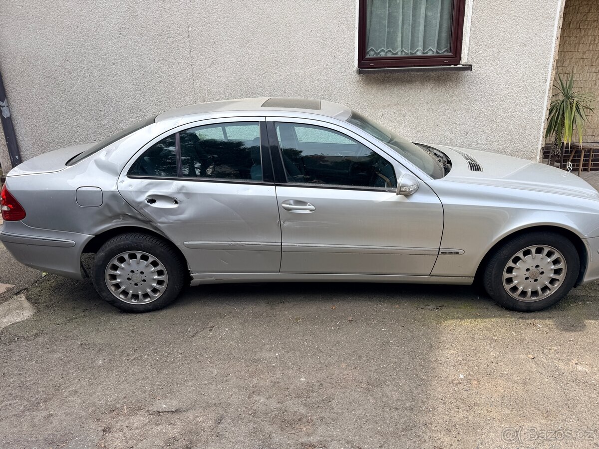 Mercedes w211 220d - 6