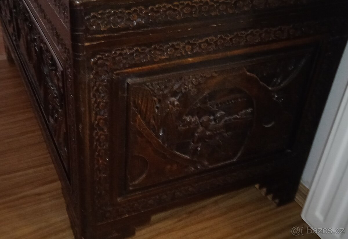 Čínská dřevěná vyřezávaná truhla - 6