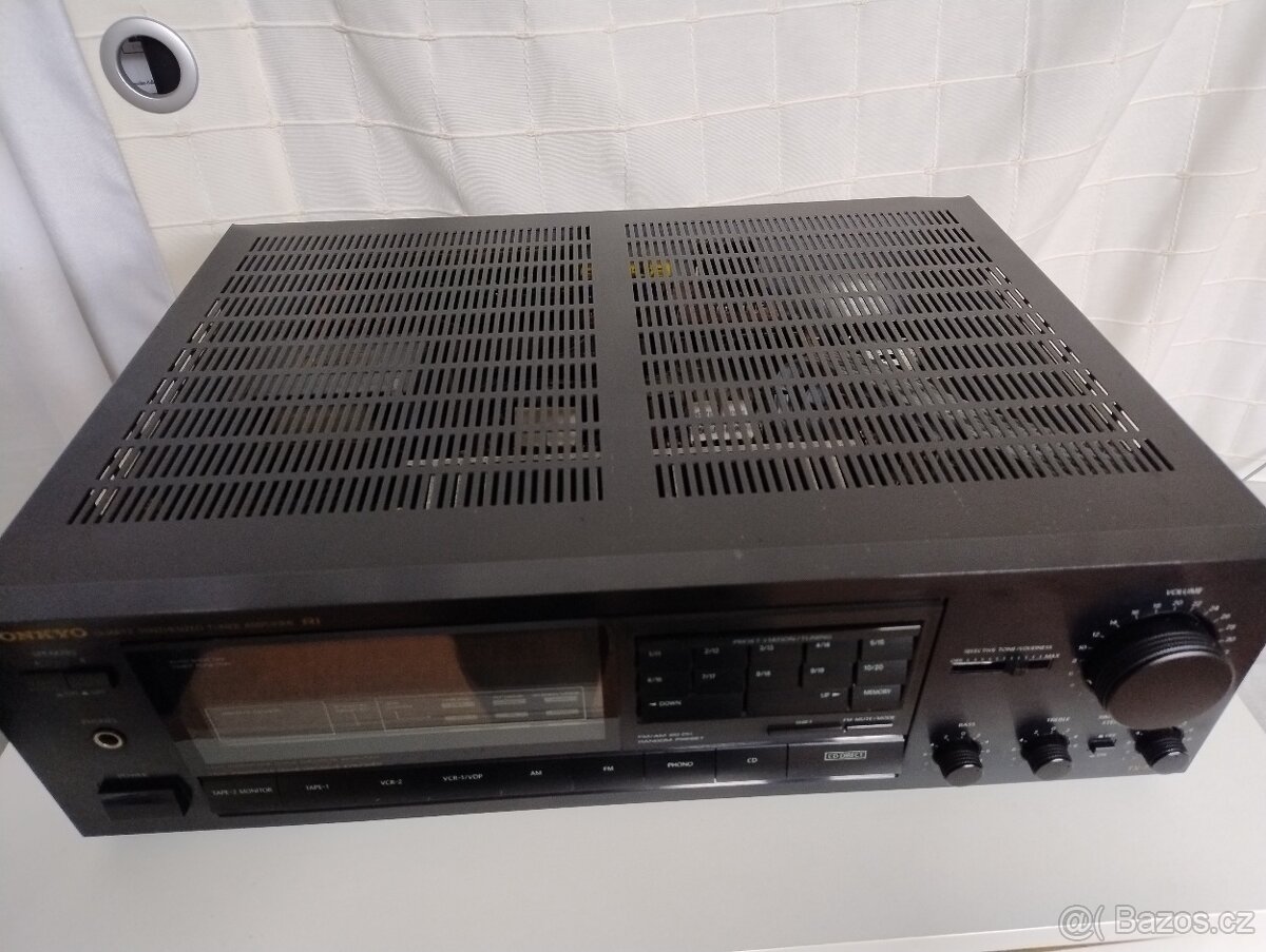 Prodám receiver ONKYO model : TX-7530, s vadami : - 6