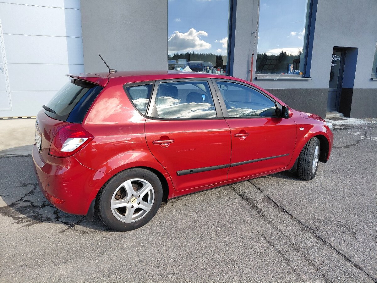 Kia Cee´d 1.4i 16V 80kW 160 000km- GARANCE, TOP CENA, PĚKNÁ - 6