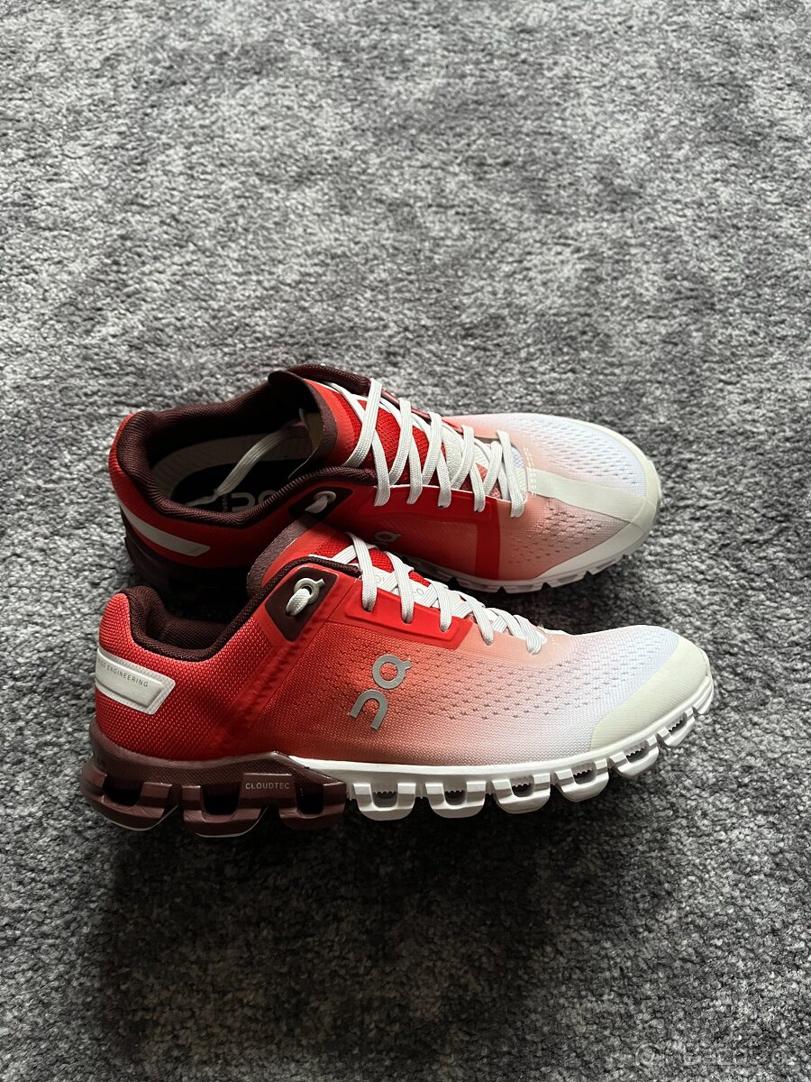 13x Dámské boty On Running Cloud, velikost 37 - 37,5 - 6