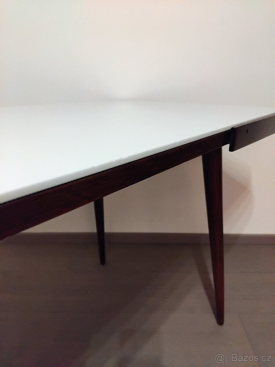 Konferenční stolek Jiroutek - 6