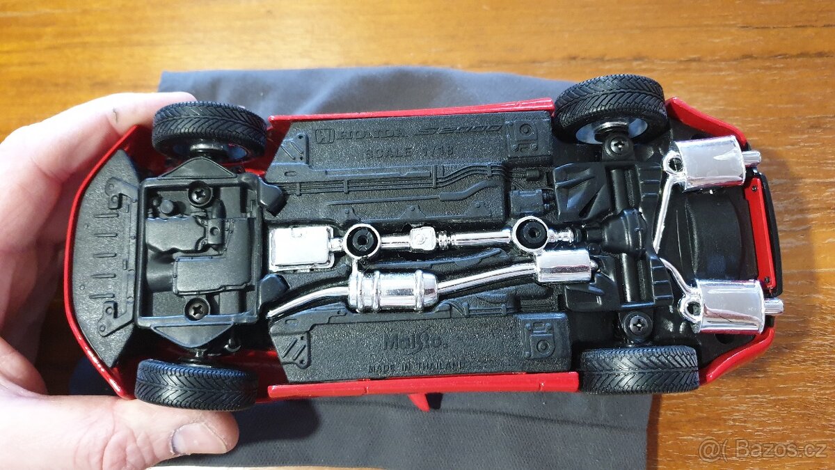 Prodám Honda S2000 1:18 - 6