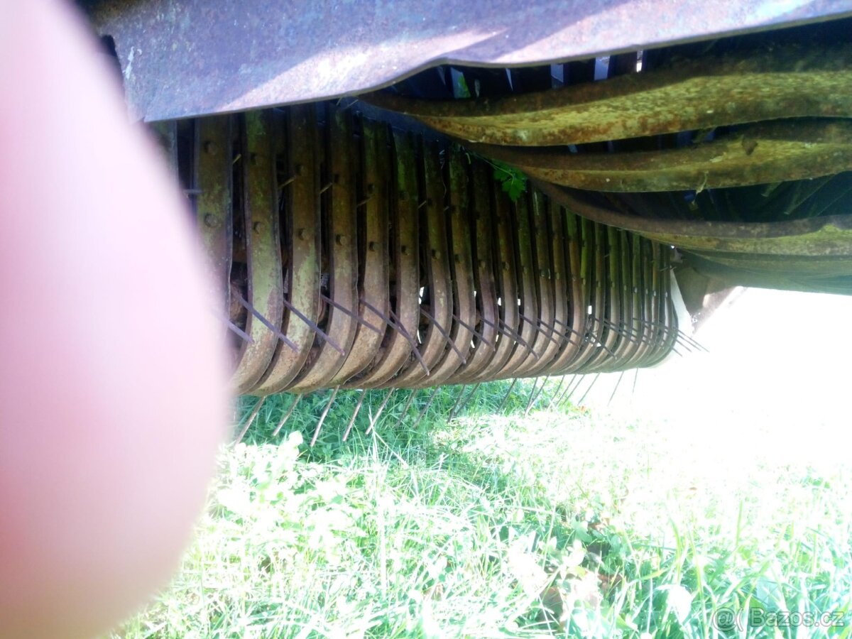 Sběrací vůz na seno , trávu - 6