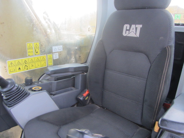 Pásové rypadlo CATERPILLAR 320 - 6